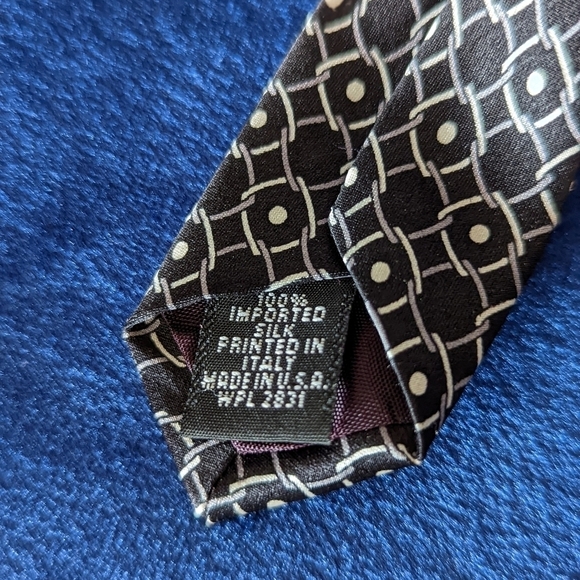 Zylos George Machado 100% Imported Silk Necktie Black and Cream - Picture 5 of 8